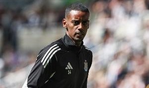 半岛体育官方网站-随队记者：伊萨克发表声明后，纽卡坚决留住他的立场愈发坚定