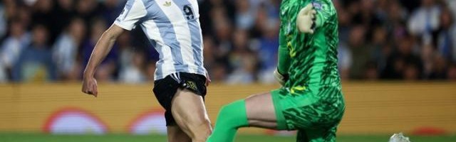 半岛体育APP下载-阿根廷队怎么就给巴西队洗了个澡呢？