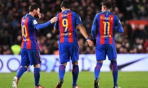 苏亚雷斯：我站在梅西和内马尔中间像头驴，只想着别碍着他们就好