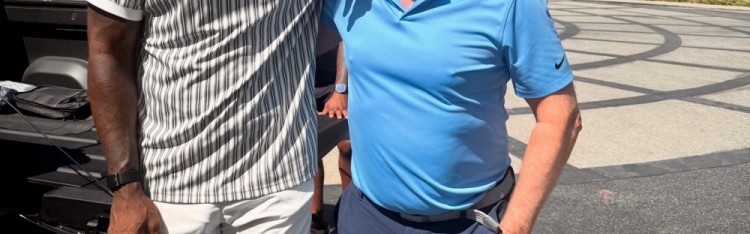 主持人摩根晒合影：非常荣幸见到詹姆斯 他其实是个极为友善的人