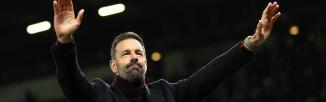 半岛体育-范尼：我还有两场比赛，之后我会在幕后支持新教练