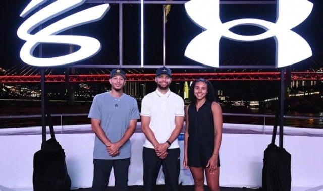 半岛体育官方网站-库里社媒晒出一大波中国行图片&amp;视频：这里的能量不可思议